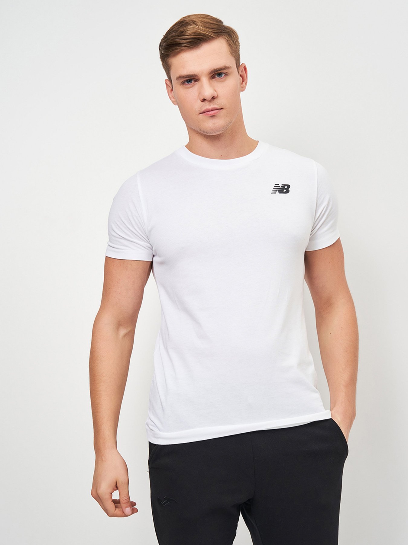 Футболка New Balance Classic модель MT11985WT Футболка New Balance Classic модель MT11985WT Фото