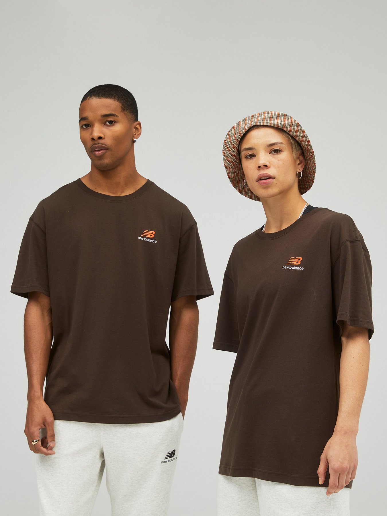 Футболка спортивная New Balance Classic Logo модель UT21503RHE Фото