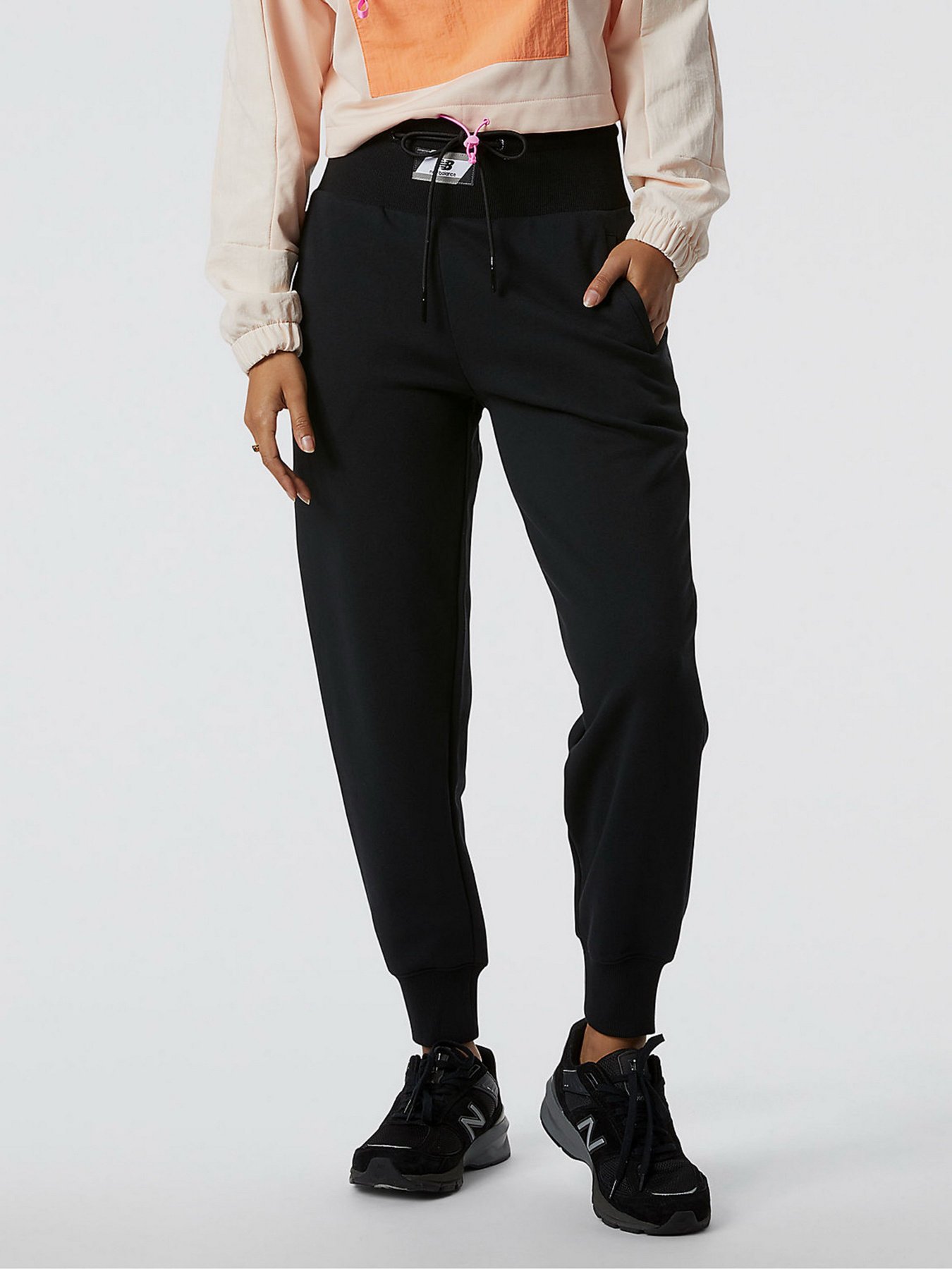 Штаны спортивные New Balance Athletics Amplified Fleece модель WP21503BK Фото