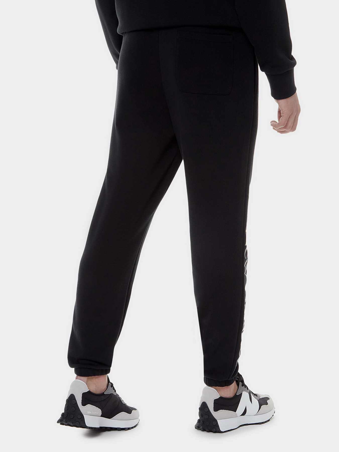 Штаны спортивные New Balance Essentials Celebrate модель MP21503BK Фото