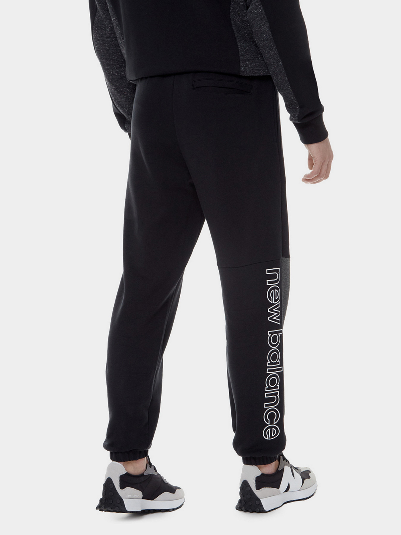 Штаны спортивные New Balance Athletics Renew Askew модель MP21550BK Фото