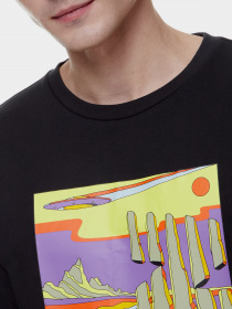 Футболки і поло New Balance All Terrain Graphic модель MT21509BK Фото