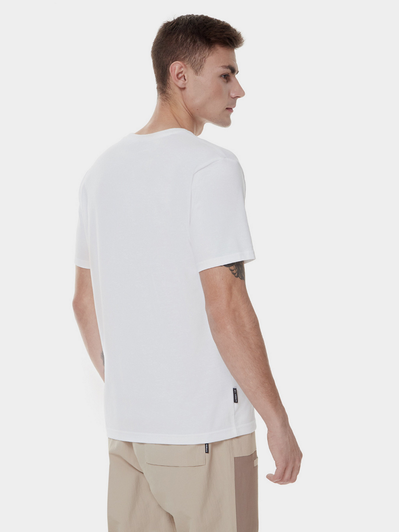 Футболки и поло New Balance All Terrain Graphic модель MT21509WT Фото