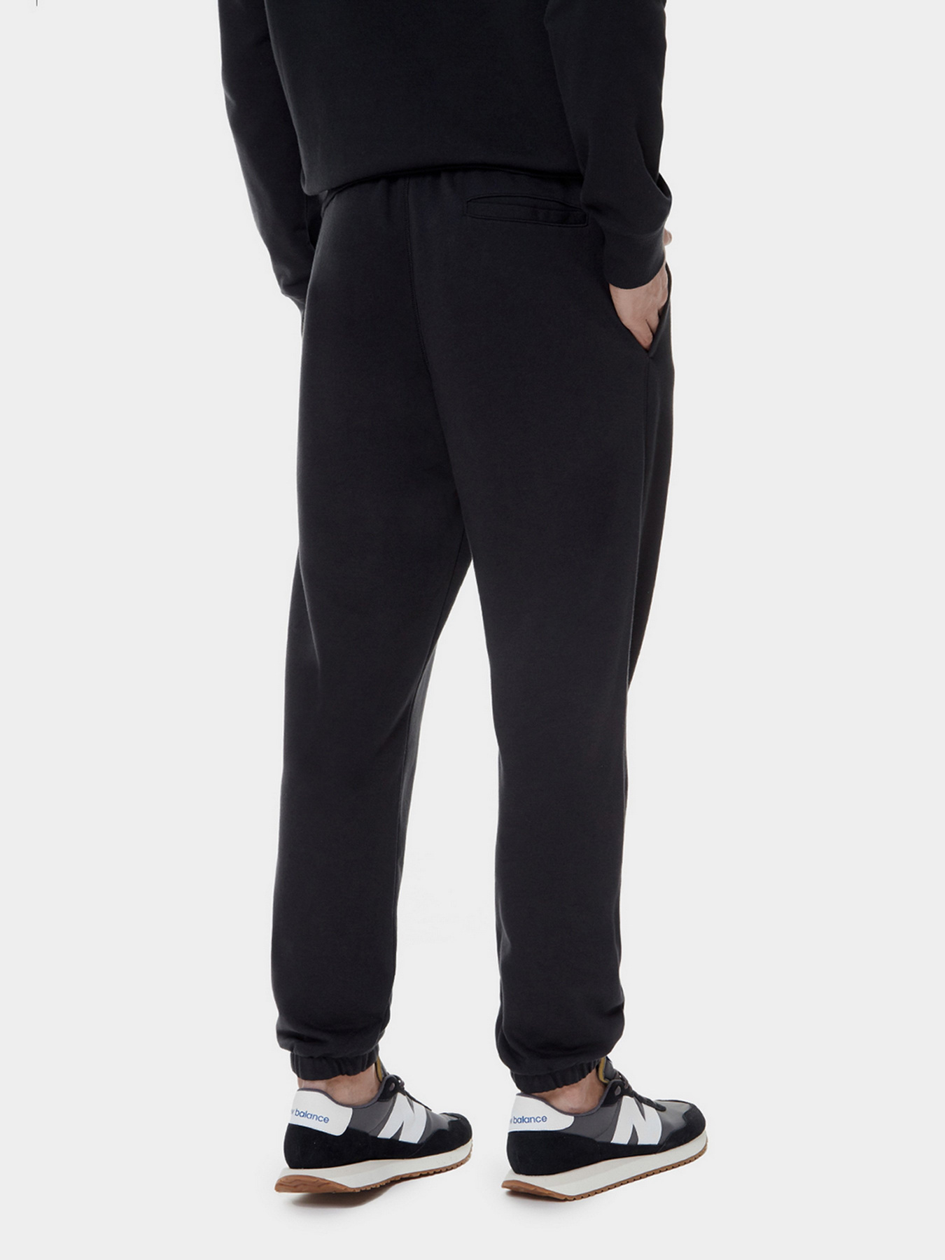 Штаны спортивные New Balance Essentials модель UP21500BK Фото