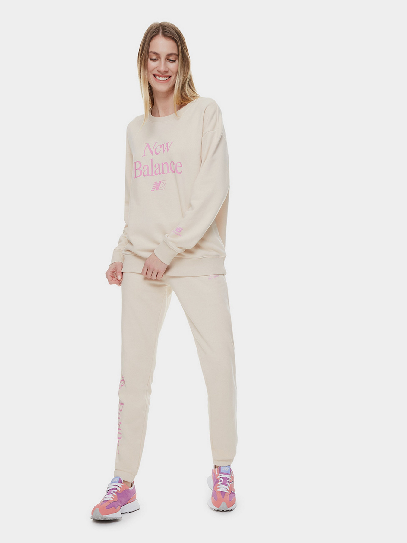 Свитшот New Balance Essentials Celebrate модель WT21508CTU Фото