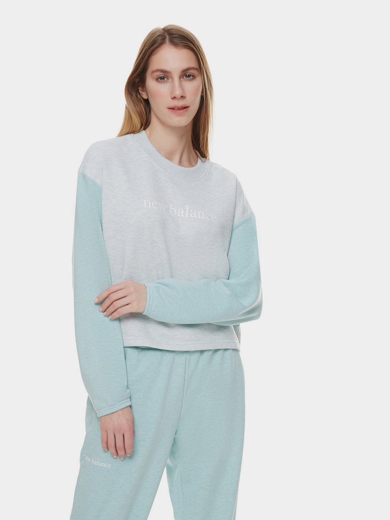 Свитшот New Balance Essentials Balanced модель WT21557LUH Фото