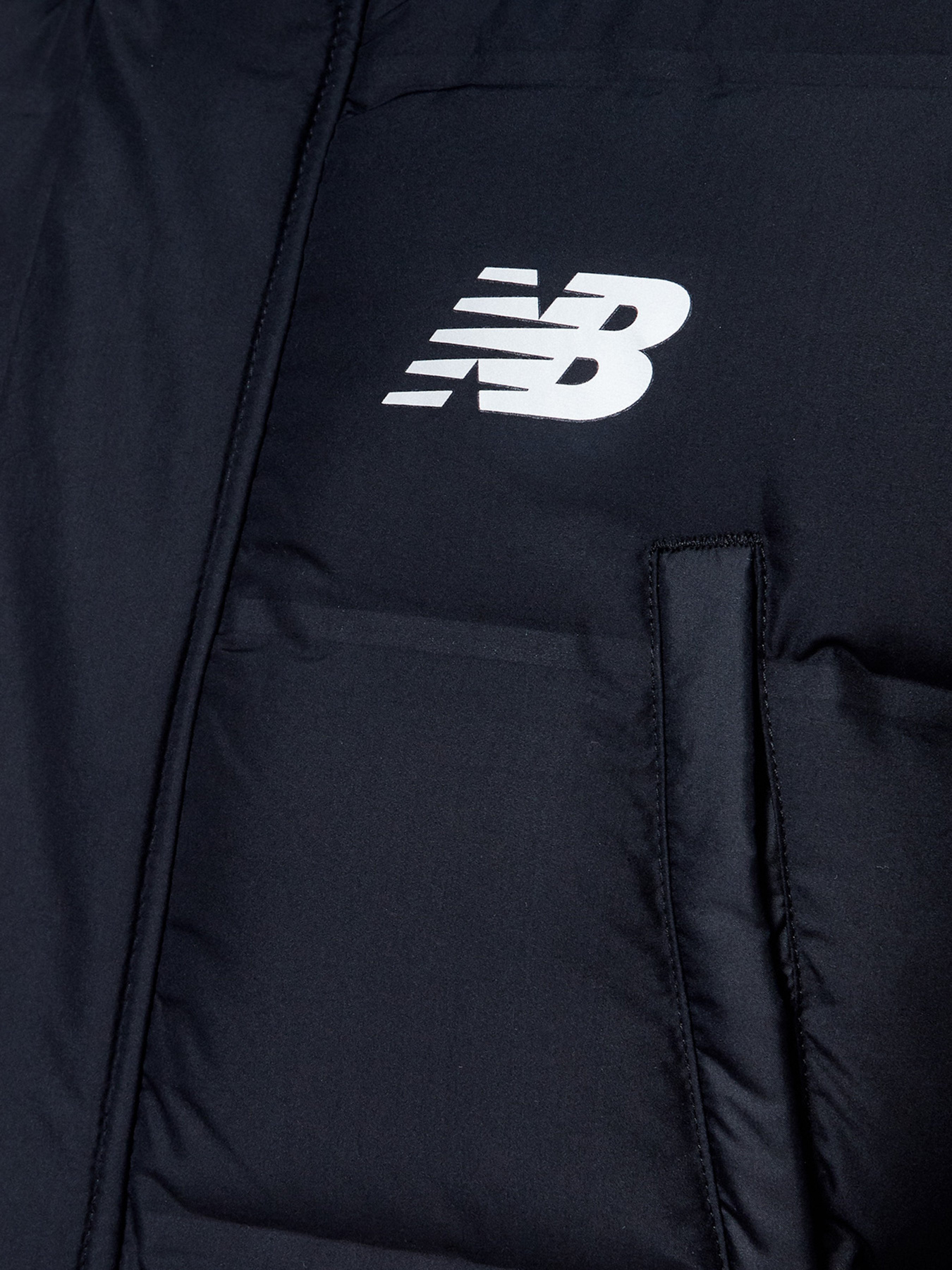 Пуховик New Balance Bench Long Down модель MJ131057BK Фото