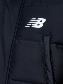 Пуховик New Balance Bench Long Down модель MJ131057BK Фото