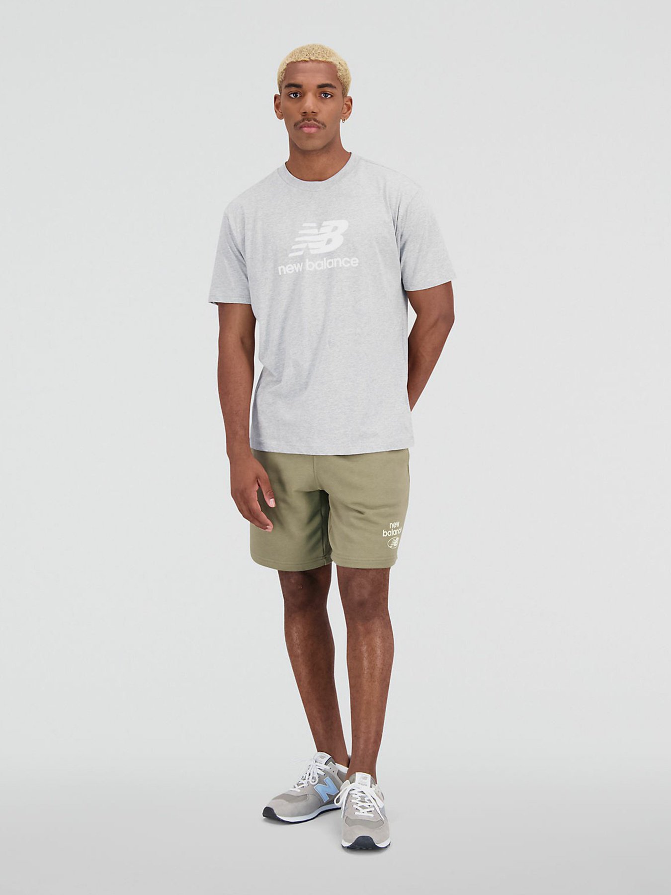 Футболка New Balance Essentials Stacked Logo модель MT31541AG Фото