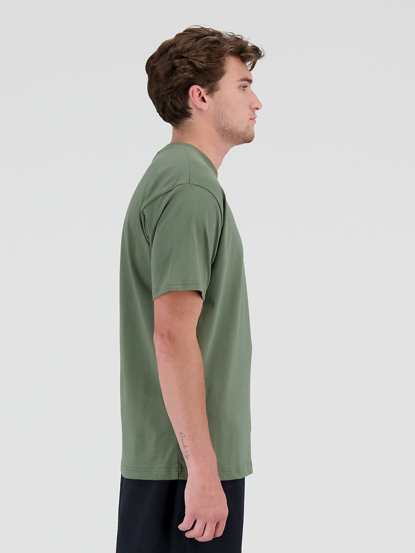 Футболка New Balance  Essentials Reimagined модель MT31542DON Фото