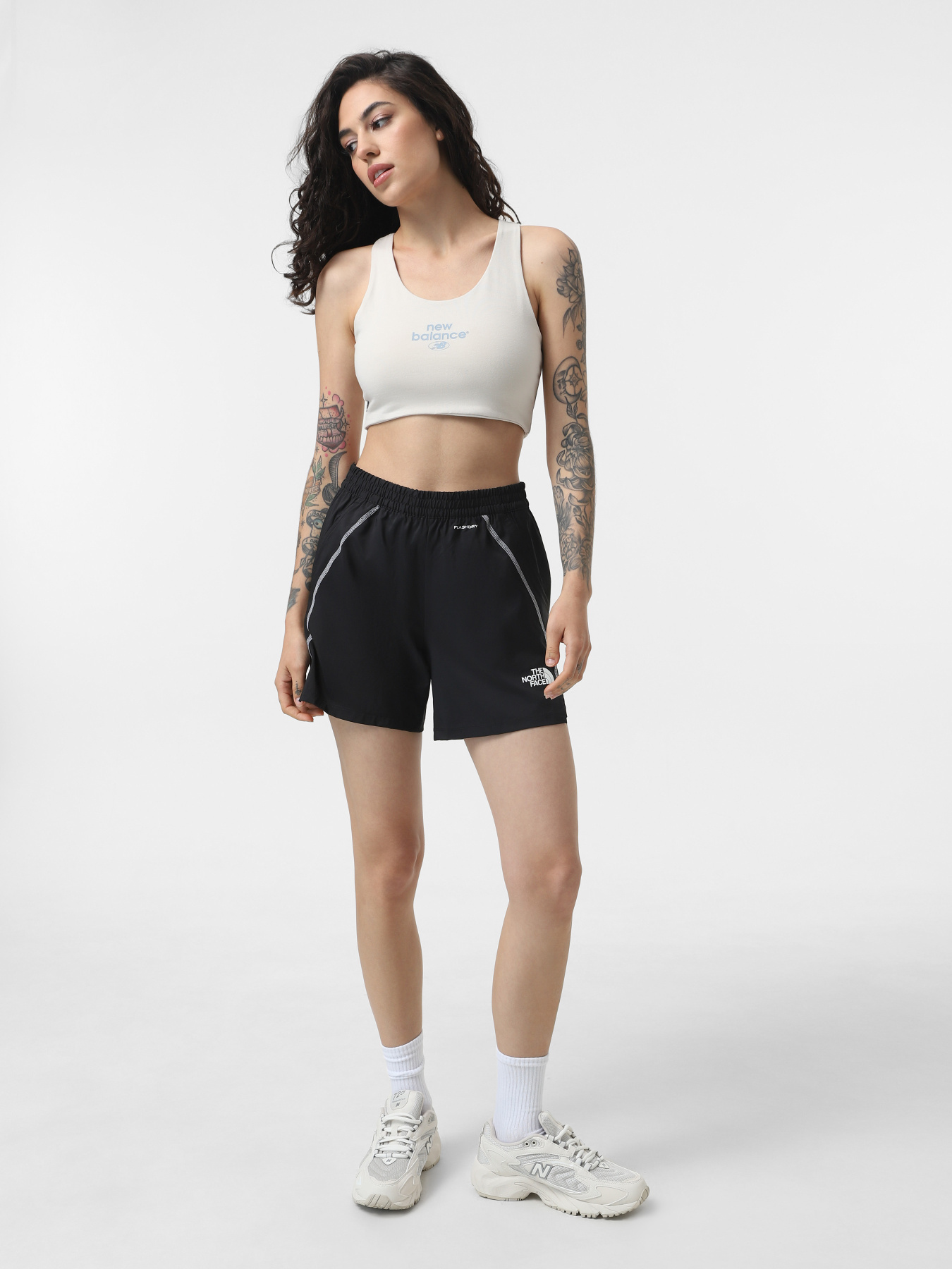 Топ спортивный New Balance Essentials Reimagined модель WB31500MBM Фото