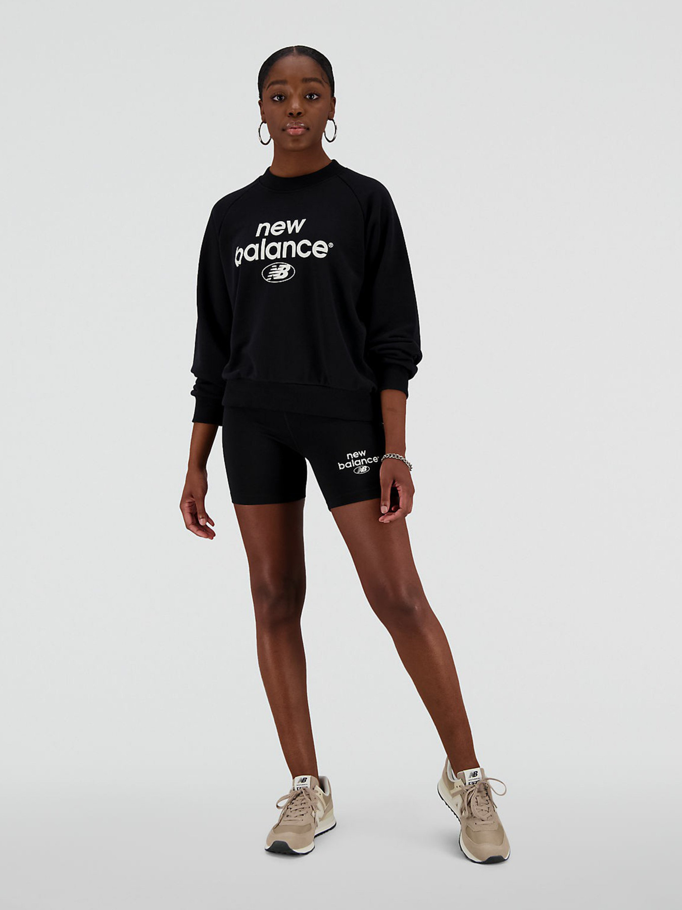 Свитшот New Balance Essentials Reimagined Arch модель WT31508BK Фото