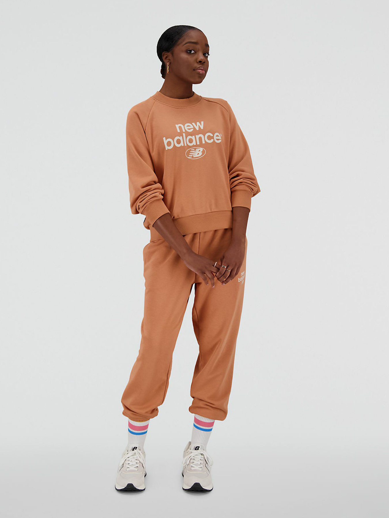 Світшот New Balance Essentials Reimagined Arch модель WT31508SEI Фото