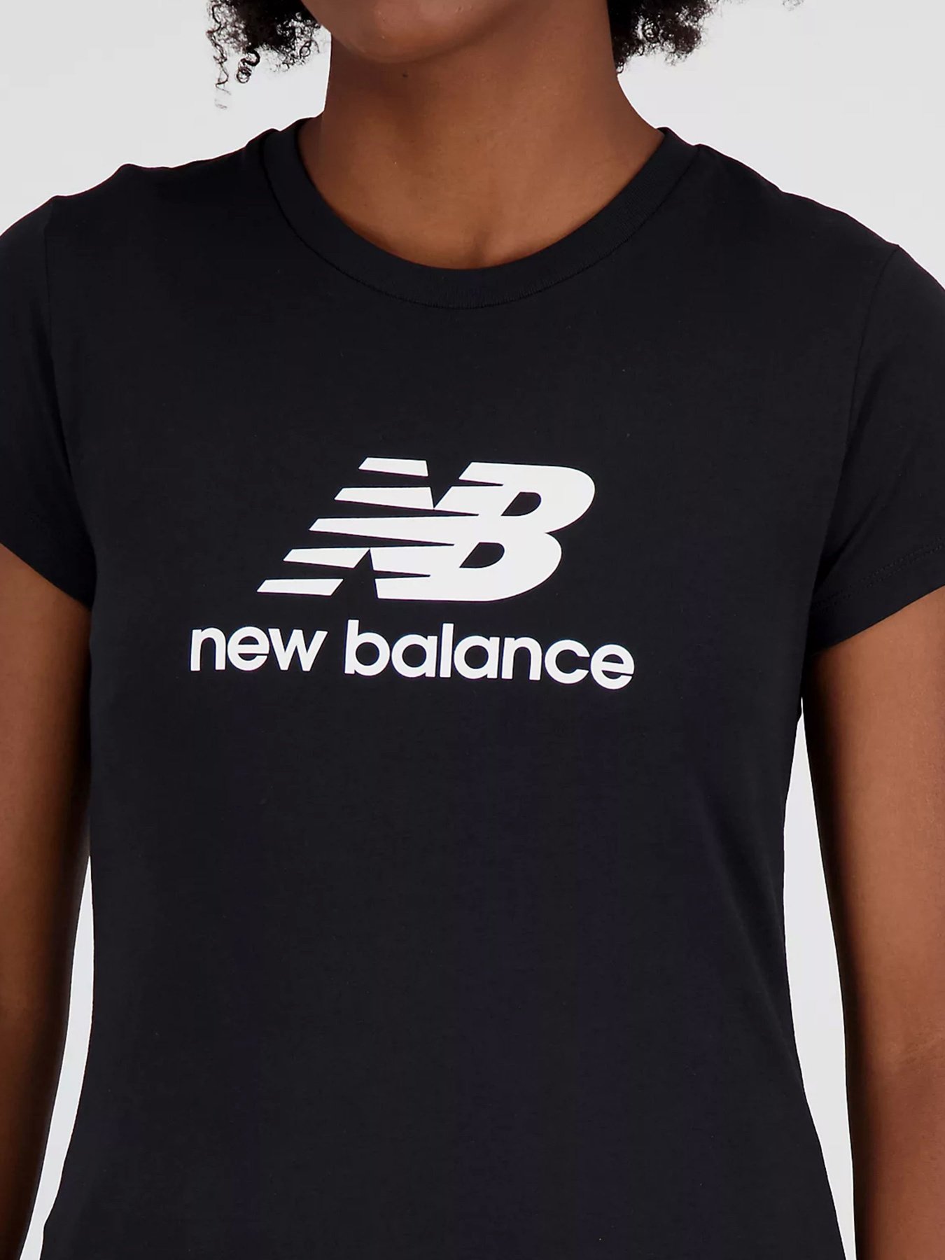 Футболка New Balance  Essentials Stacked Logo модель WT31546BK Фото