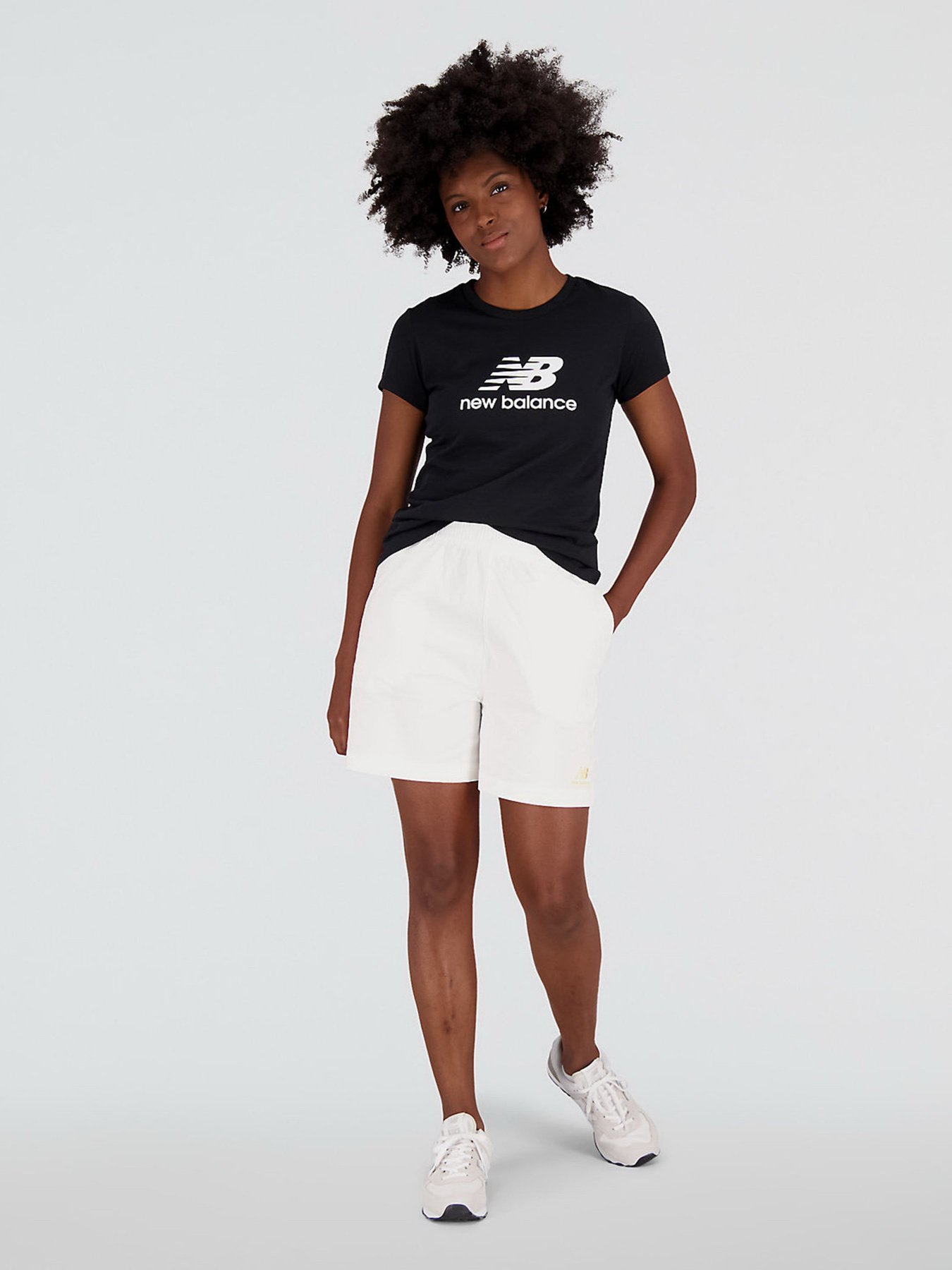 Футболка New Balance  Essentials Stacked Logo модель WT31546BK Фото