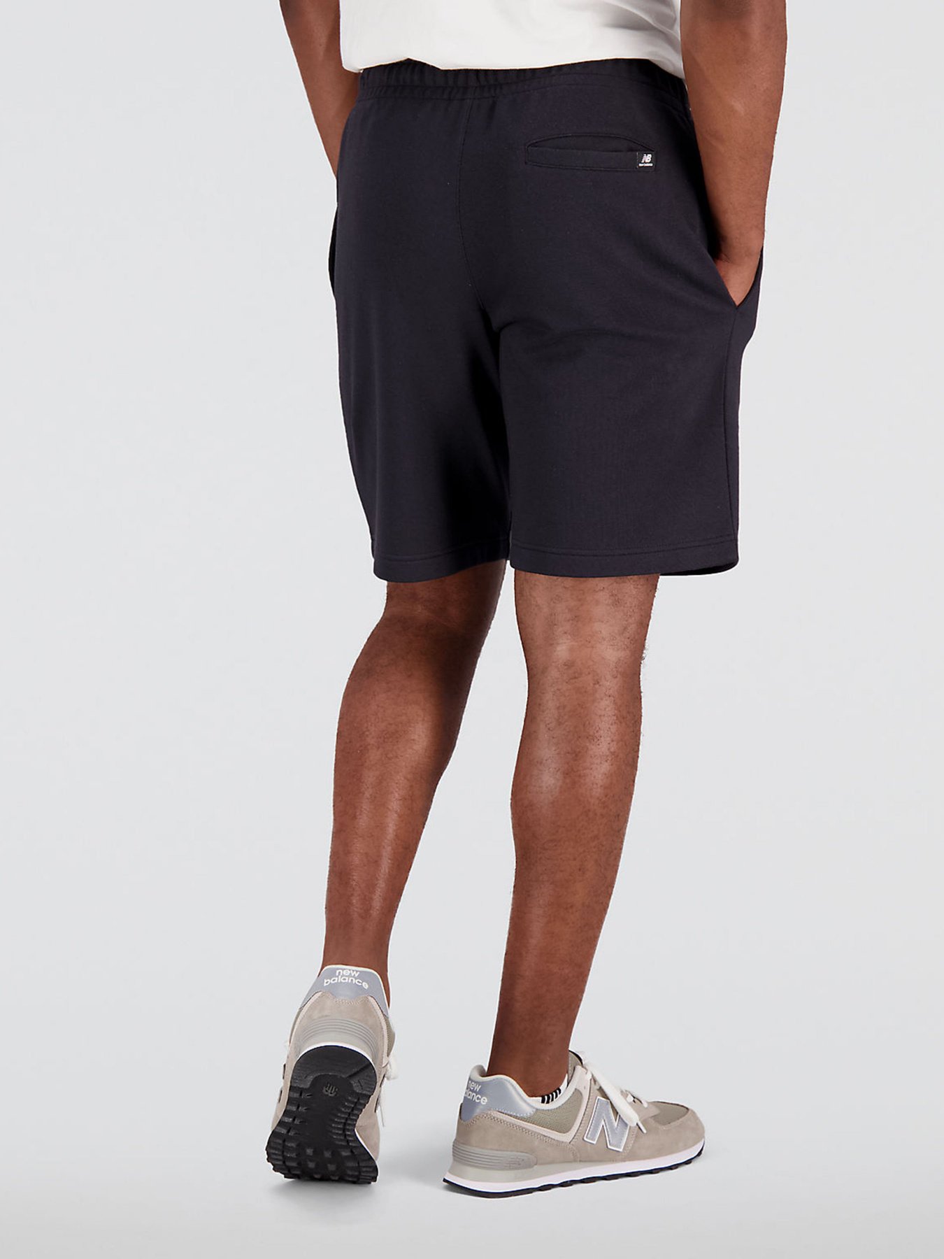 Спортивні шорти New Balance Essentials модель MS31540BK Фото