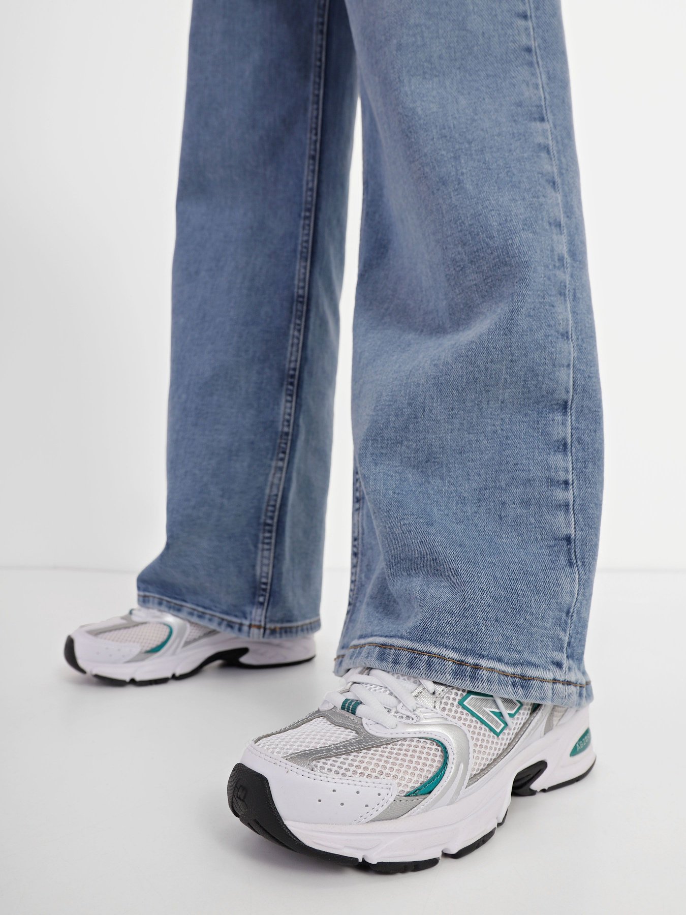 Кроссовки New Balance 530 модель MR530AB Фото