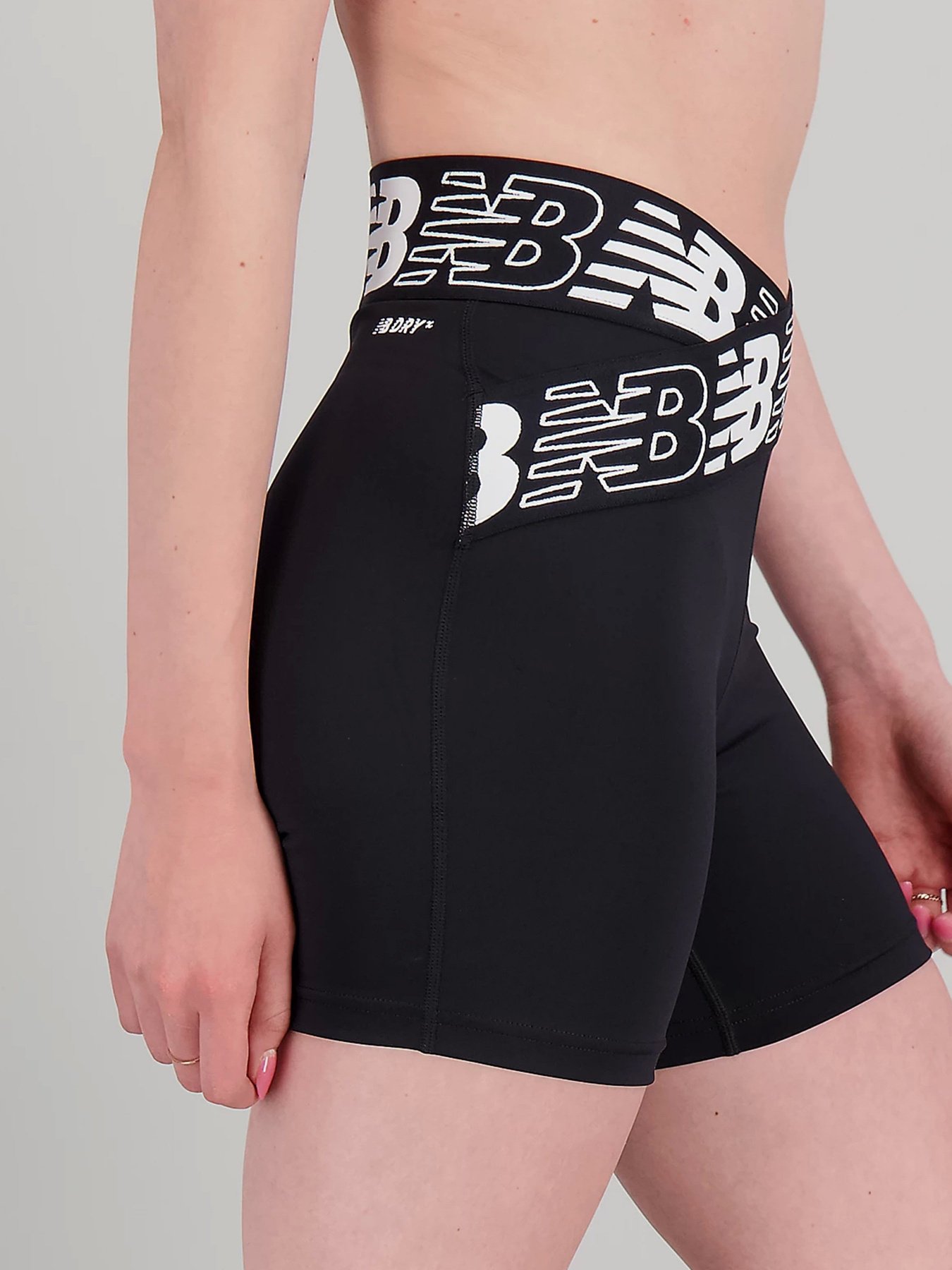 Шорты спортивные New Balance Relentless Fitted модель WS21182BK Фото