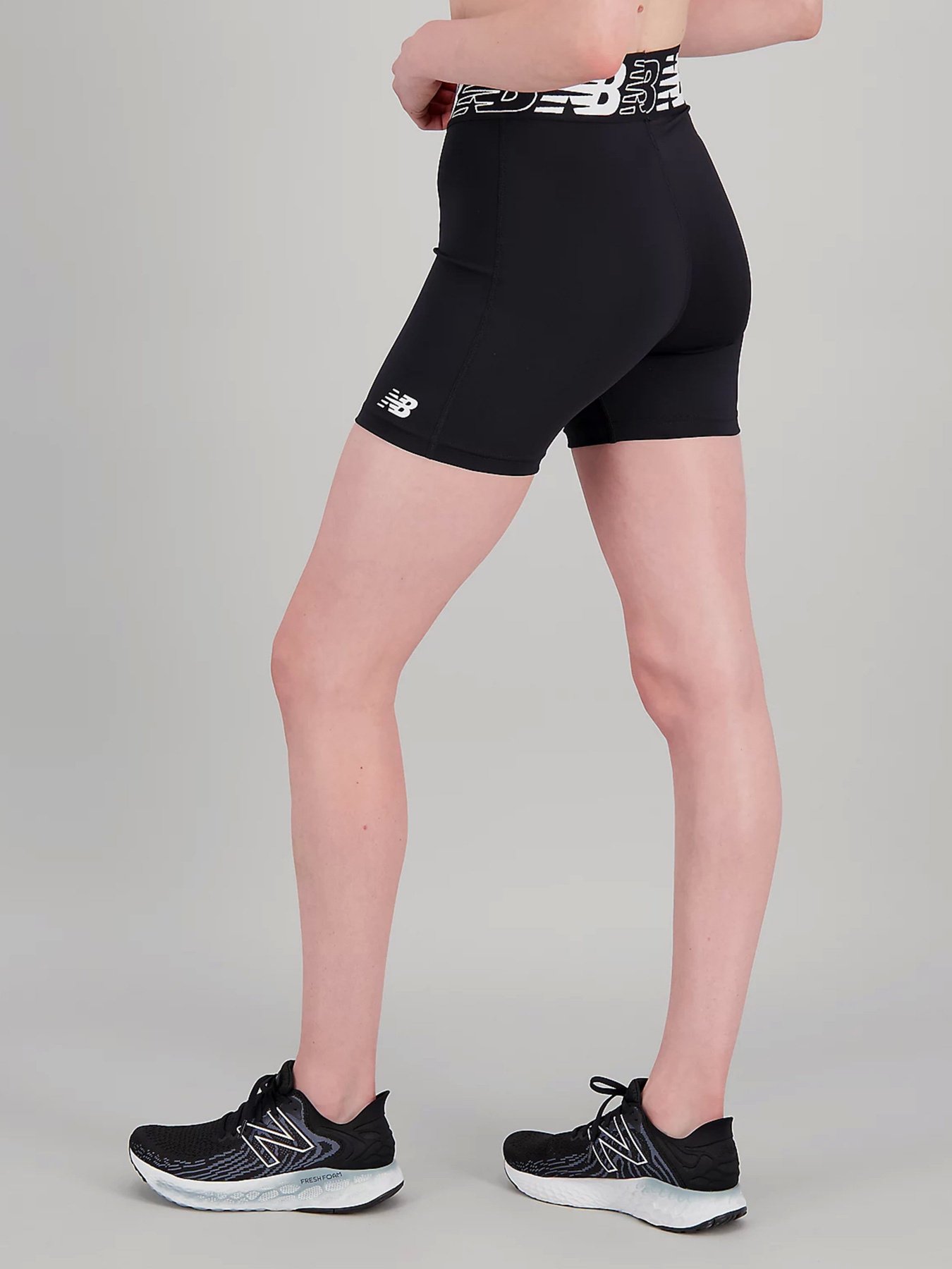 Шорты спортивные New Balance Relentless Fitted модель WS21182BK Фото