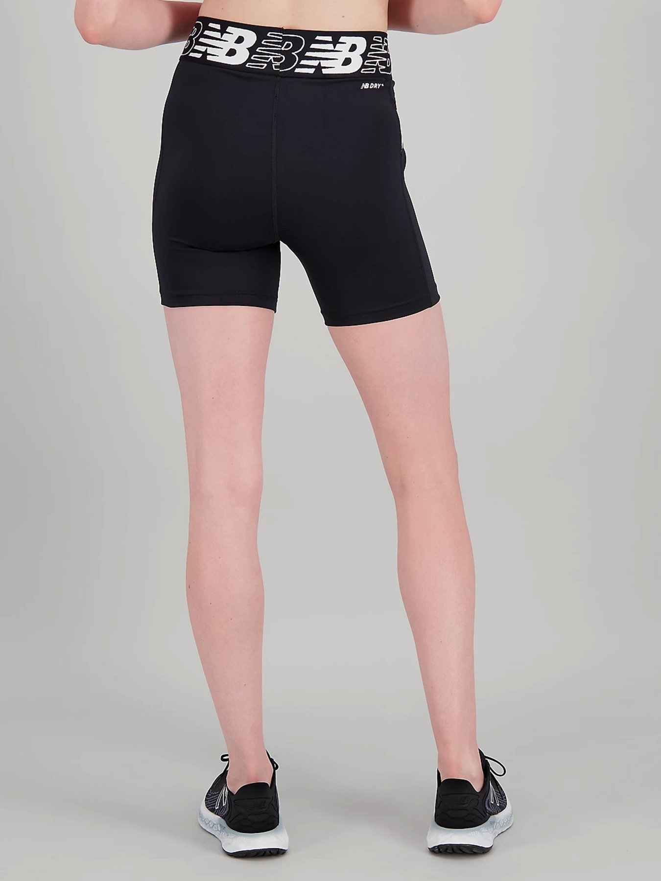 Шорты спортивные New Balance Relentless Fitted модель WS21182BK Фото