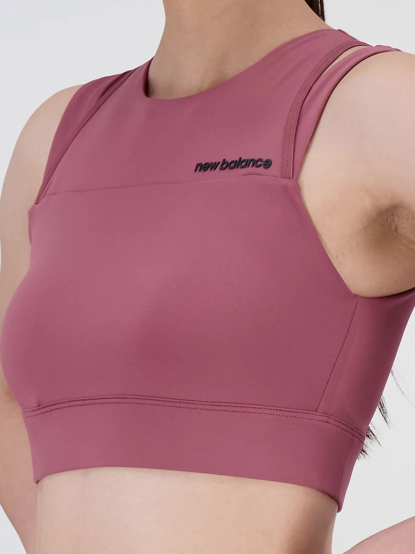 Спортивный топ New Balance Shape Shield модель WB21110WAD Фото