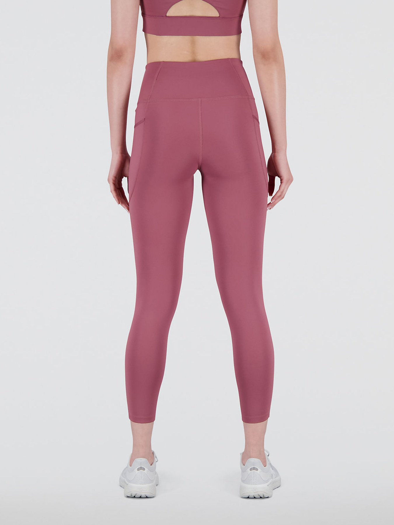 Спортивные леггинсы New Balance Shape Shield модель WP21112WAD Спортивные леггинсы New Balance Shape Shield модель WP21112WAD Фото