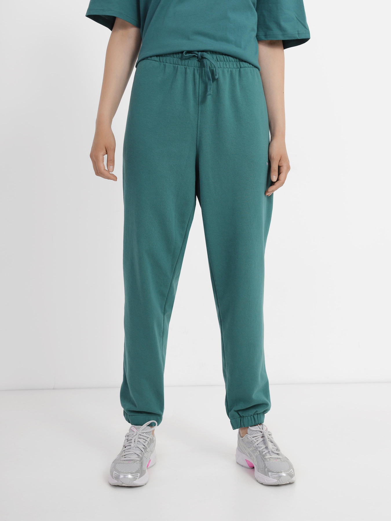 Штаны спортивные New Balance Uni-ssentials модель UP21500VDA Фото