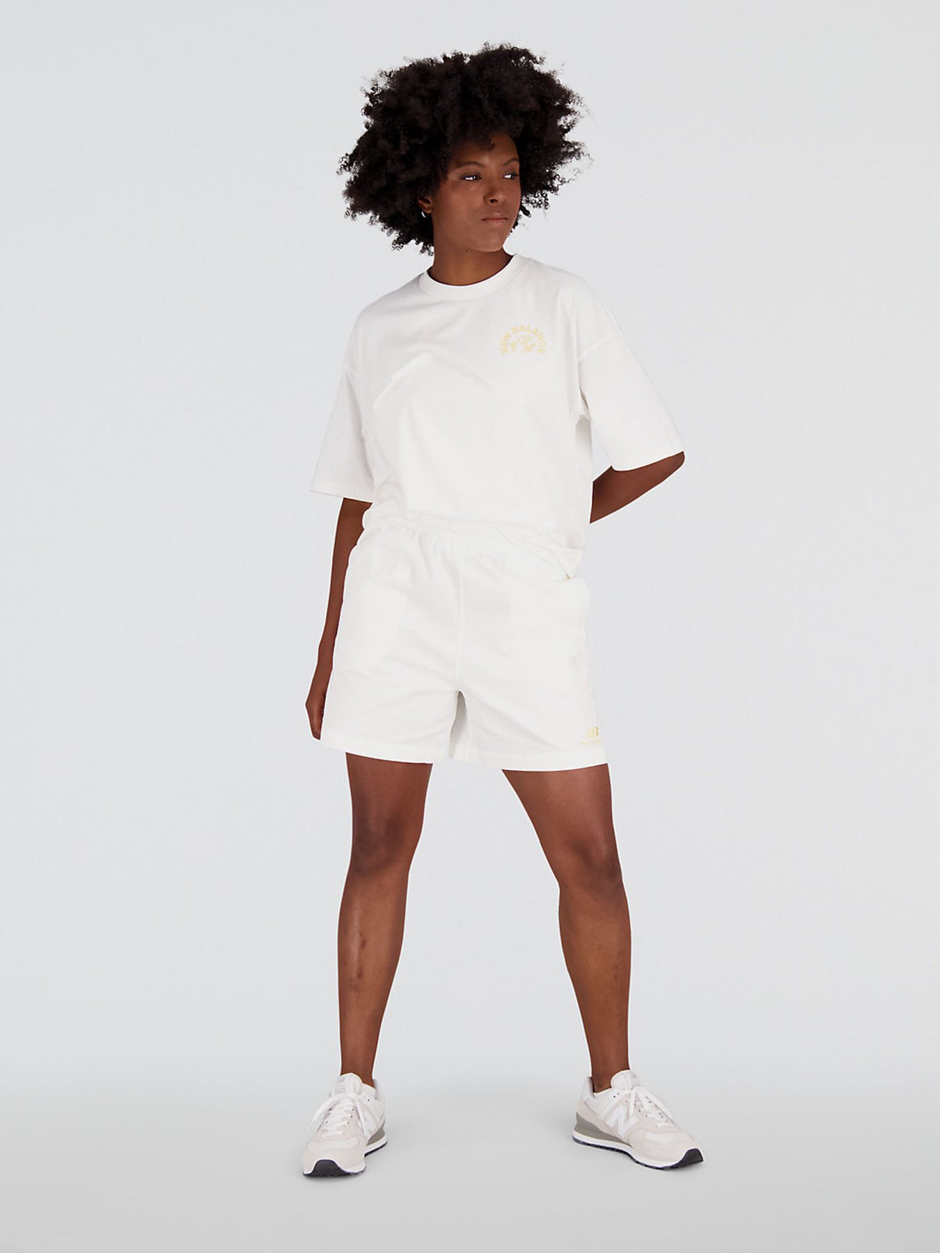 Футболка New Balance Essentials Bloomy модель WT31555SST Фото