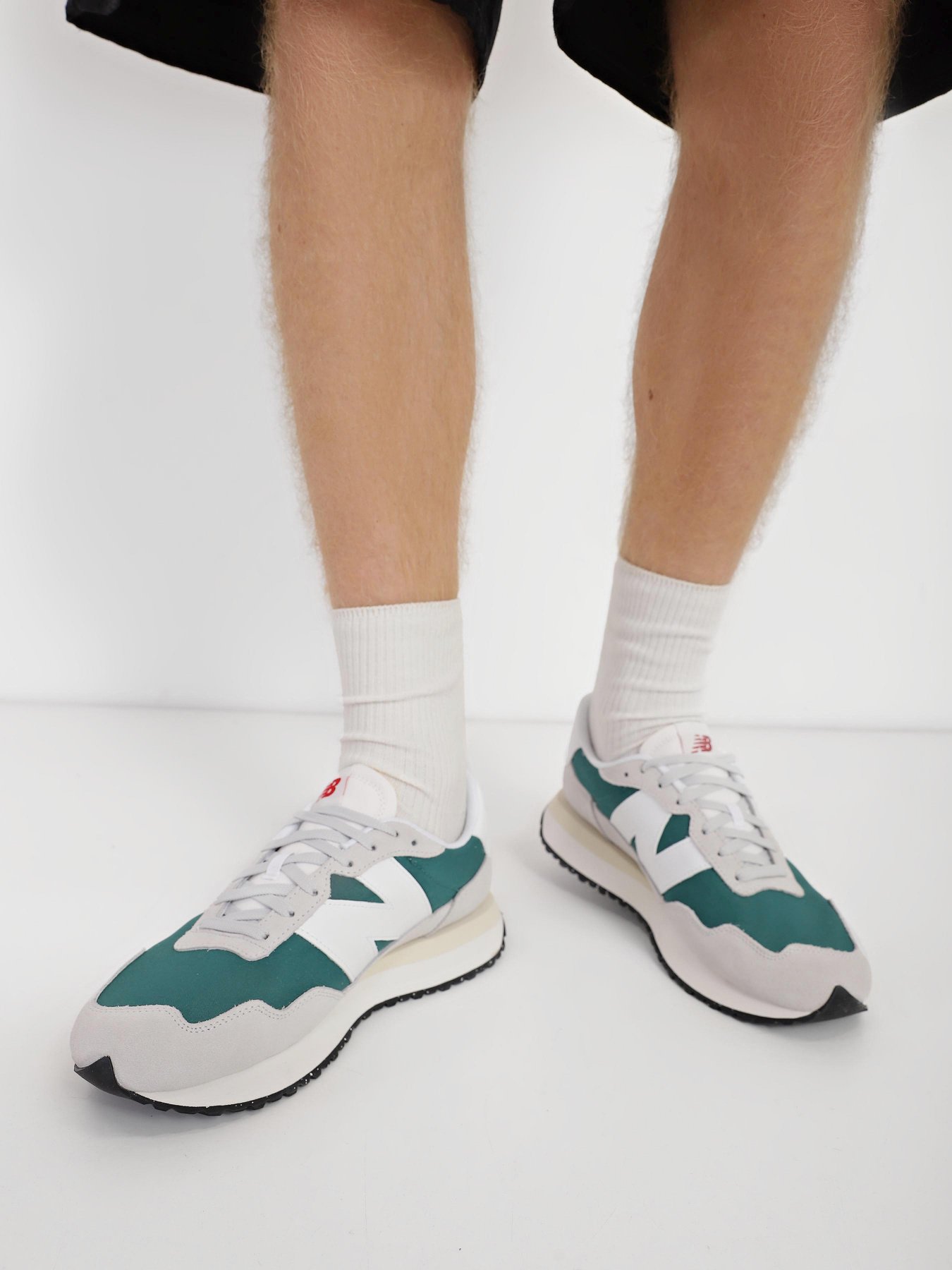 Кроссовки New Balance 237 V1 модель MS237OB Фото