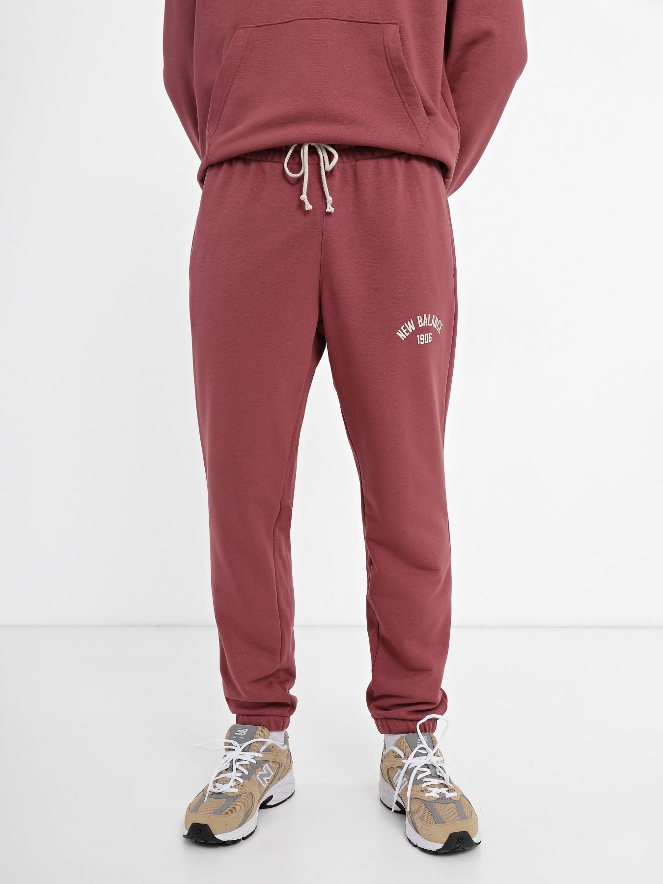 Штаны спортивные New Balance Essentials Varsity модель MP33551WAD Фото