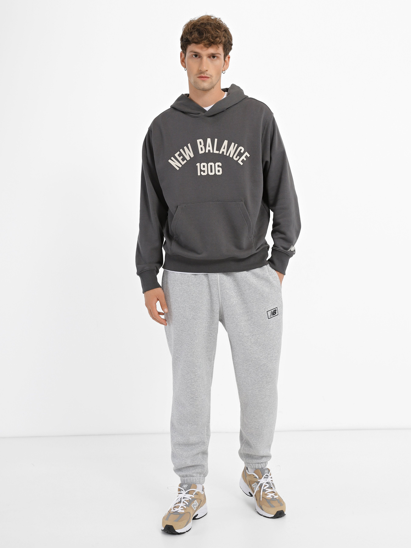 Худи New Balance Essentials Varsity модель MT33553ACK Фото