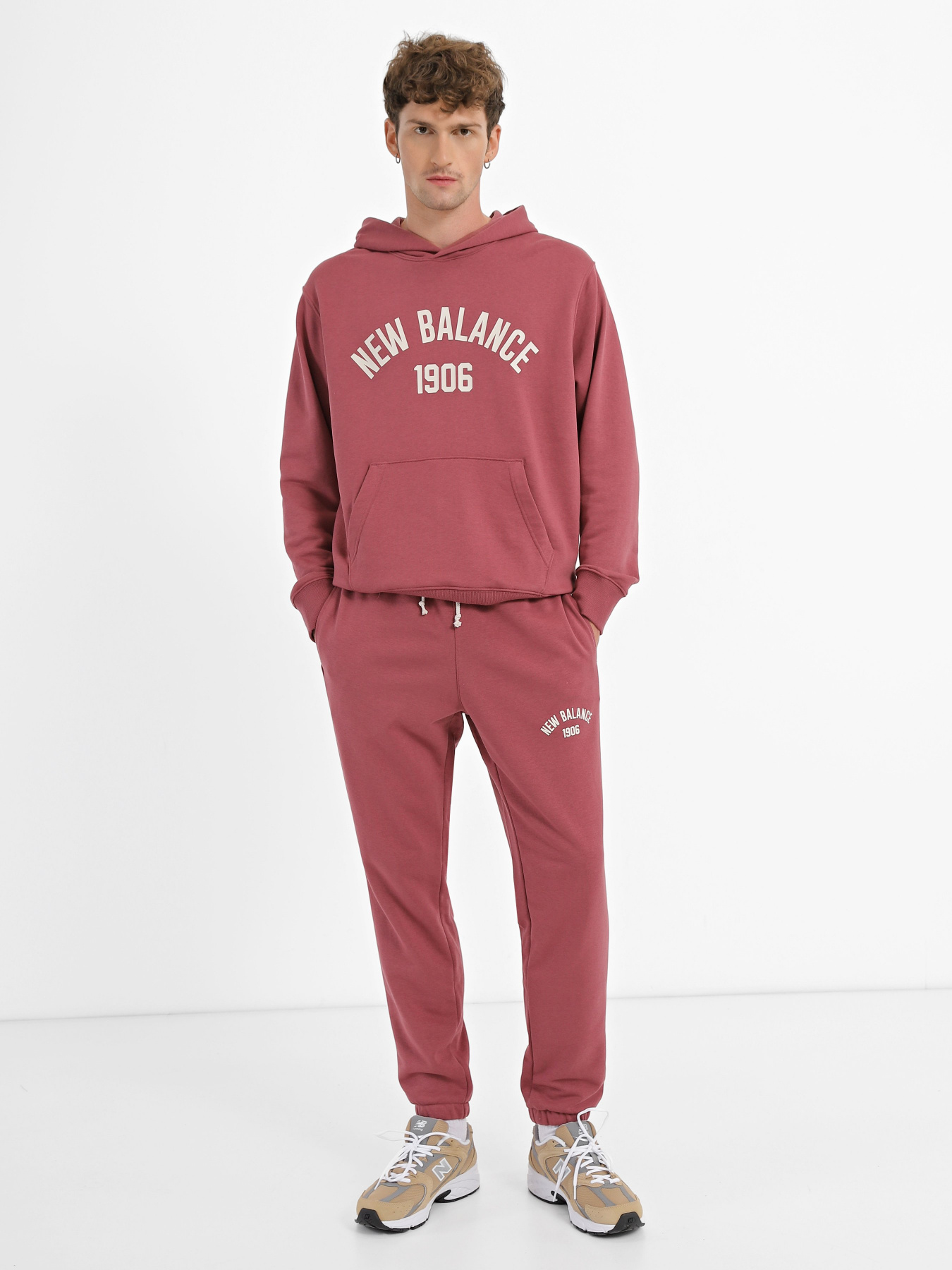 Худи New Balance Essentials Varsity модель MT33553WAD Фото