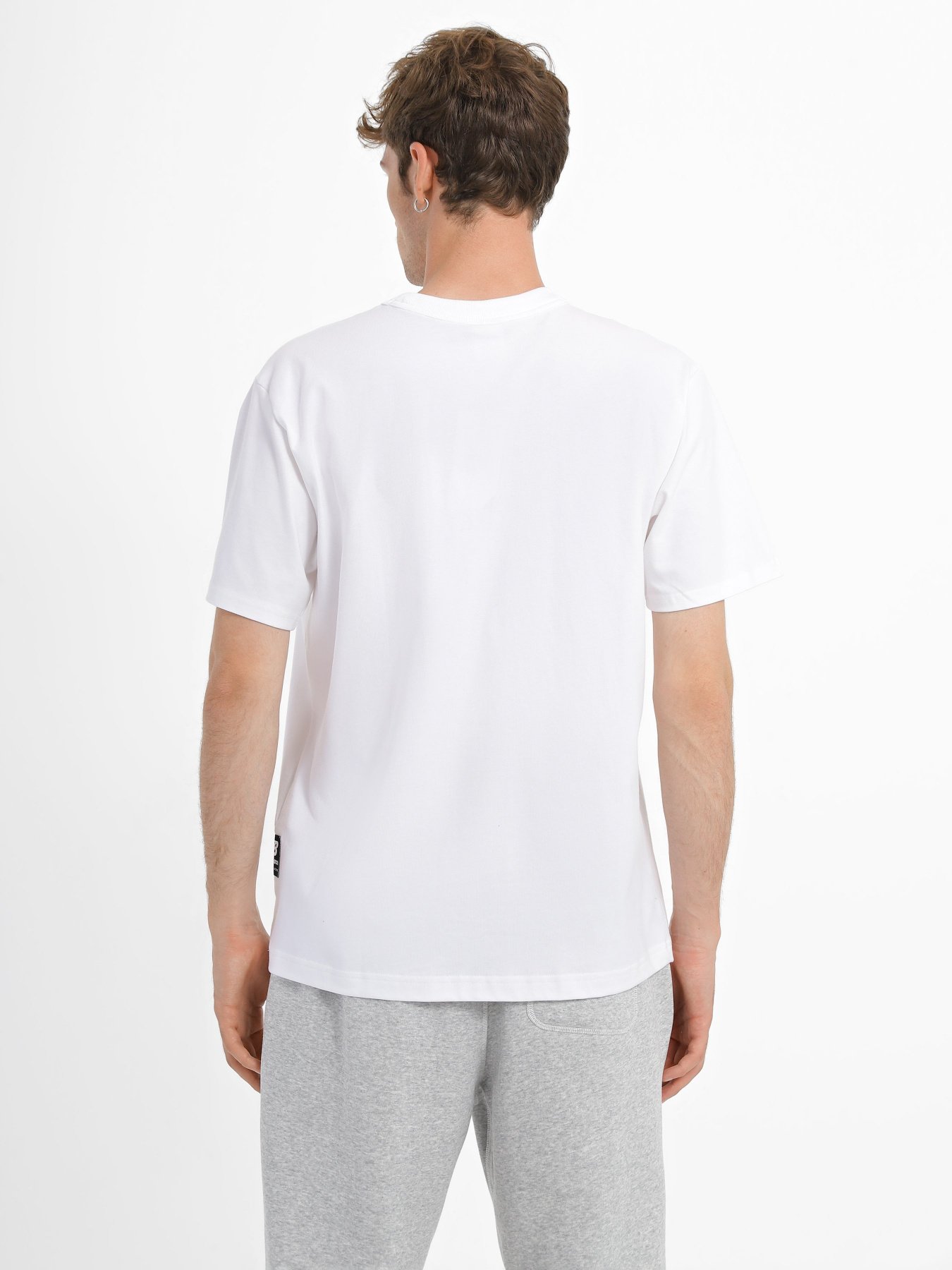 Футболка New Balance Athletics Wesley Shan Sneaker модель MT33562WT Фото