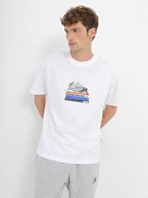 Футболка New Balance Athletics Wesley Shan Sneaker модель MT33562WT Фото