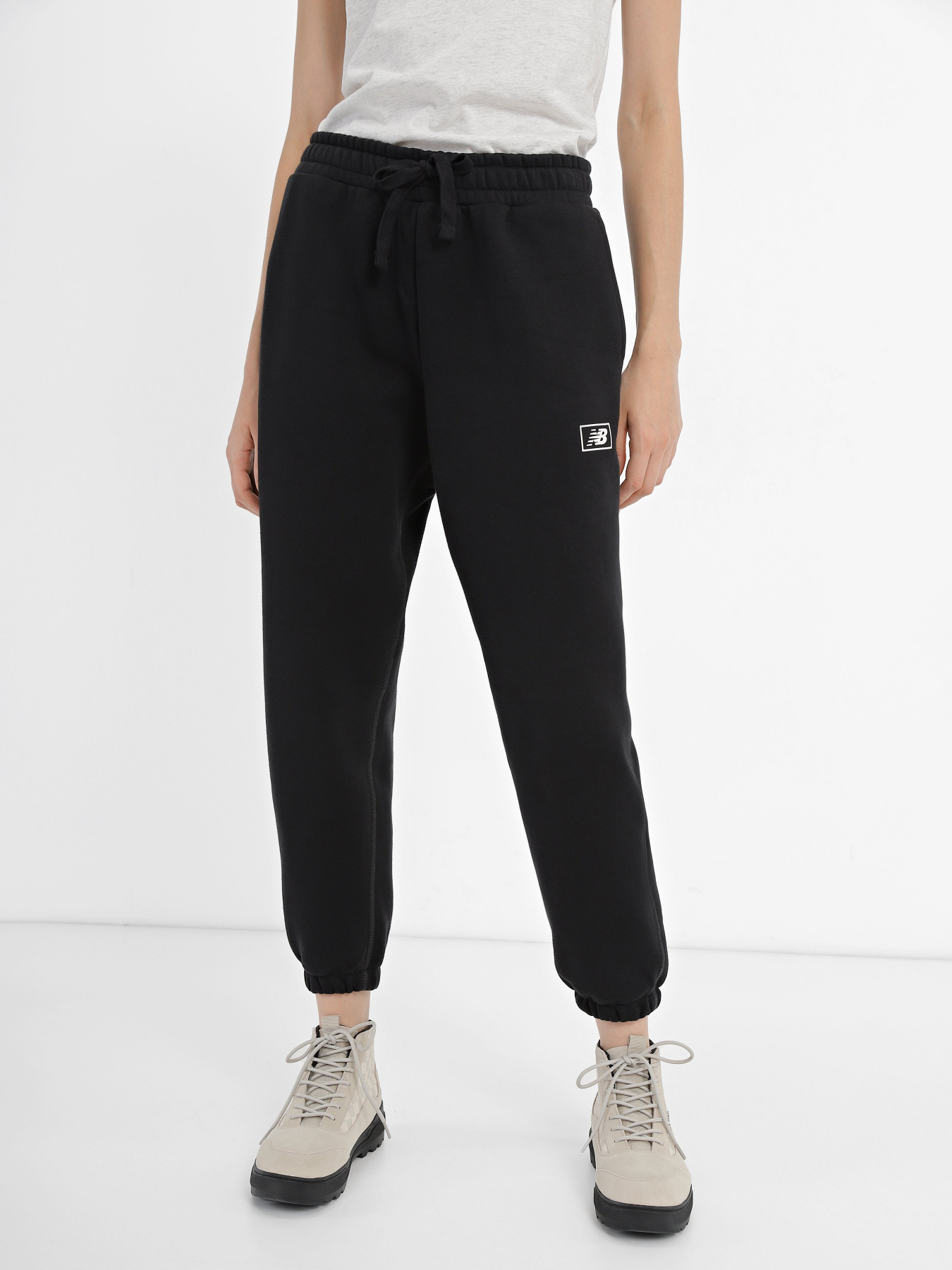 Штаны спортивные New Balance Essentials Brushed Back Fleece модель WP33500BK Фото