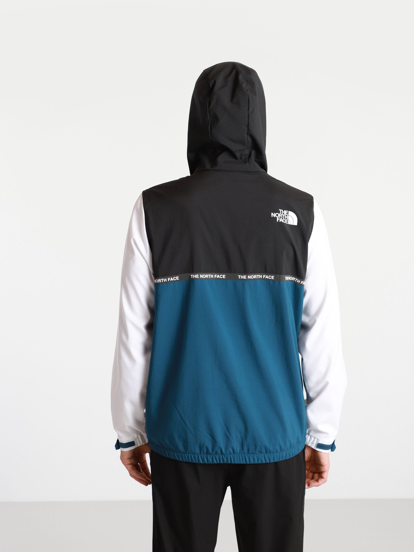 Анорак The North Face Mountain Athletics модель NF0A5575ZBX1 Фото