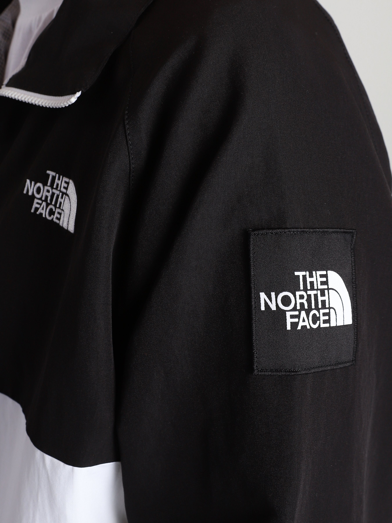 Куртка The North Face Black Box Track Top модель NF0A55BTFN41 Фото