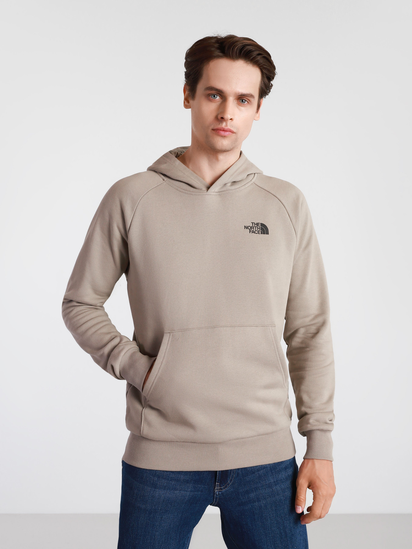 Худи The North Face Raglan Redbox модель NF0A2ZWUVQ81 Худи The North Face Raglan Redbox модель NF0A2ZWUVQ81 Фото