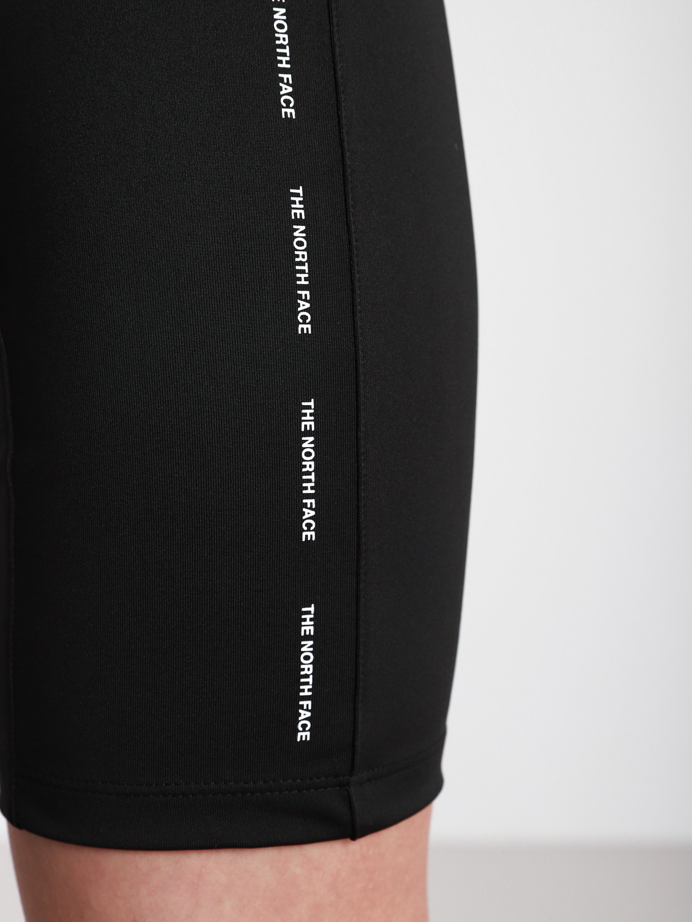 Шорты The North Face W Ma Short Tight - Eu модель NF0A556AJK31 Фото