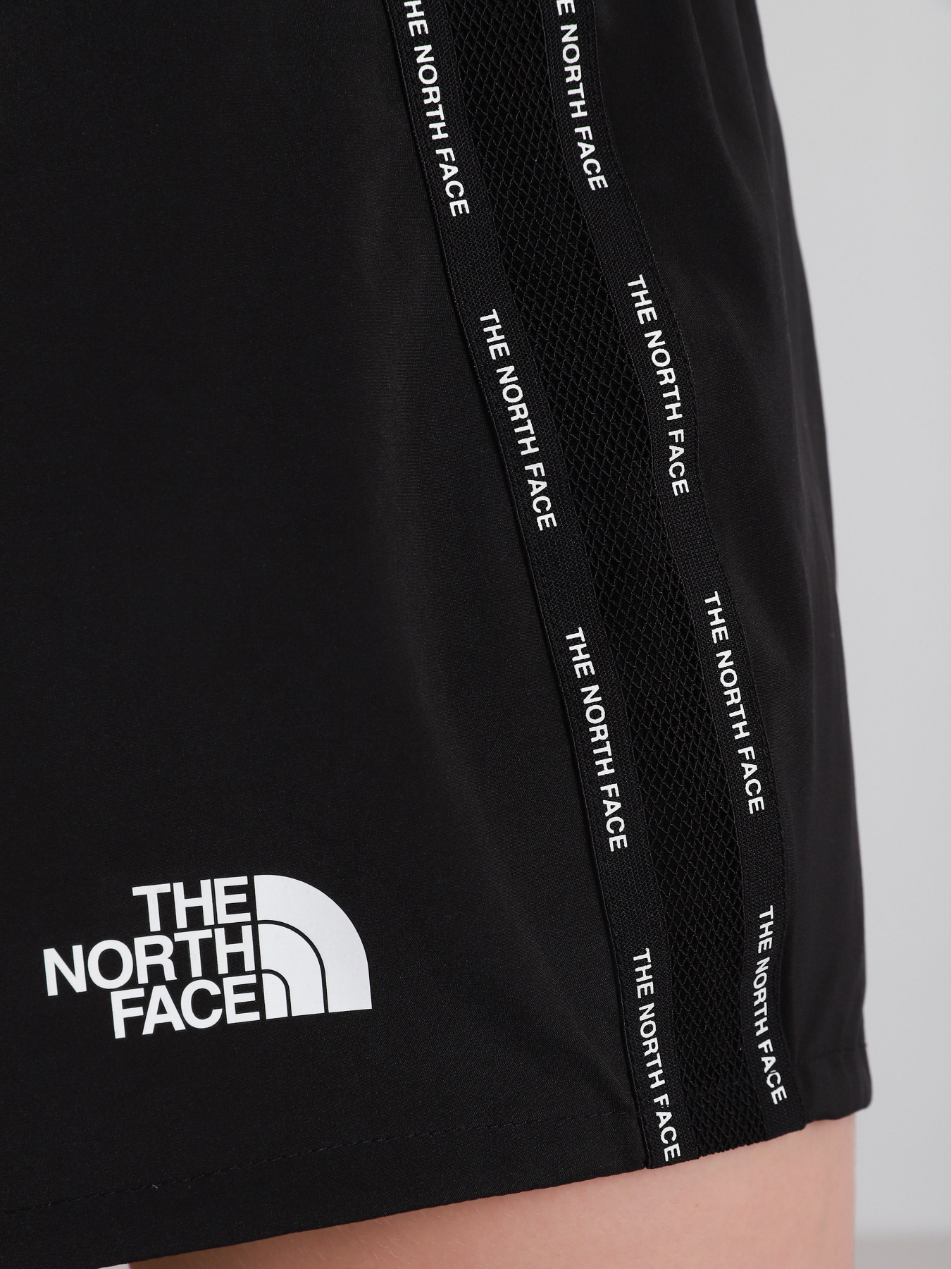 Шорти The North Face Mountain Athletics модель NF0A556BJK31 Фото