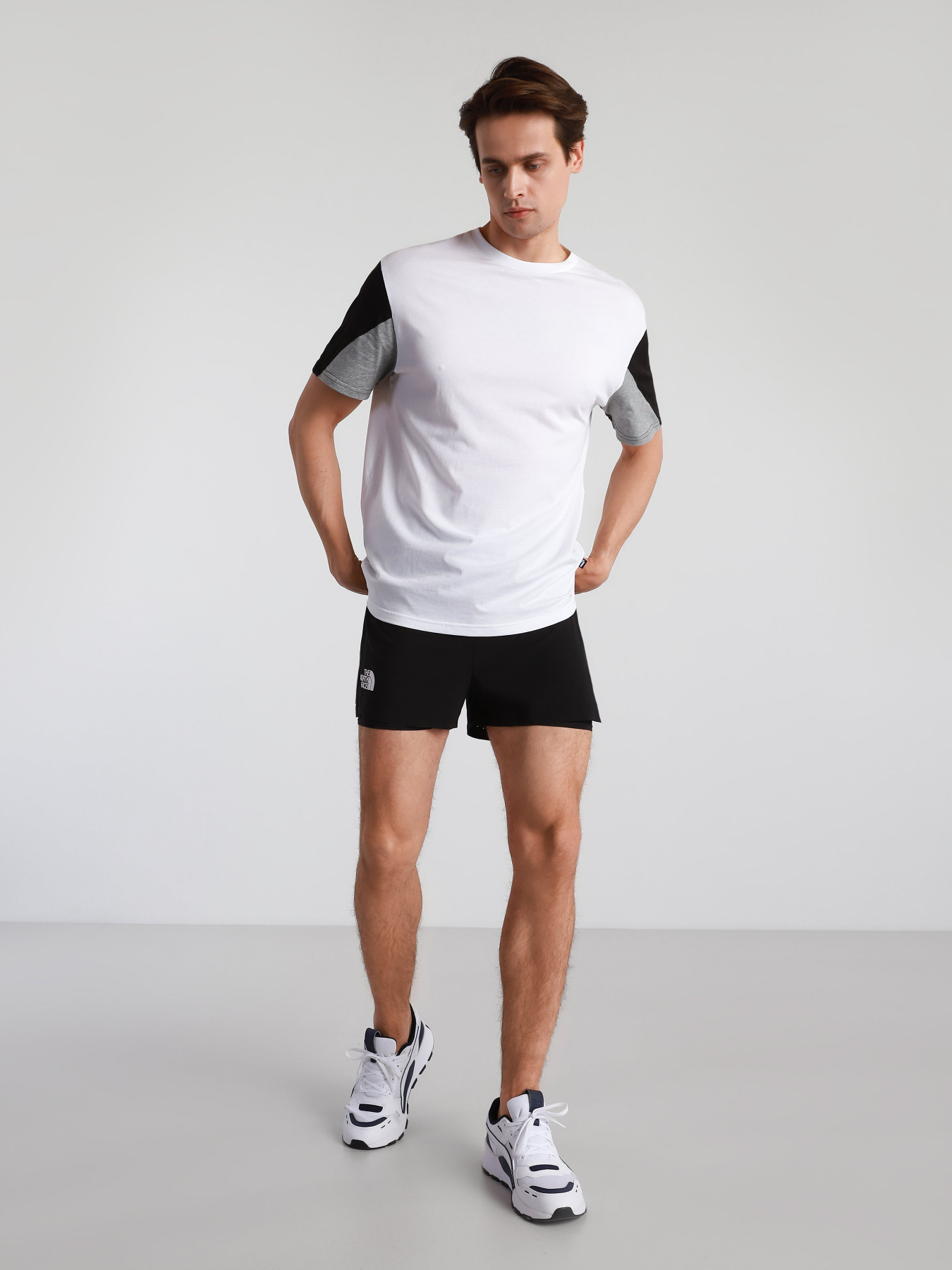 Спортивні шорти The North Face Flight Stridelight 2 In 1 модель NF0A537IJK31 Фото