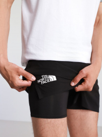 Спортивні шорти The North Face Flight Stridelight 2 In 1 модель NF0A537IJK31 Фото