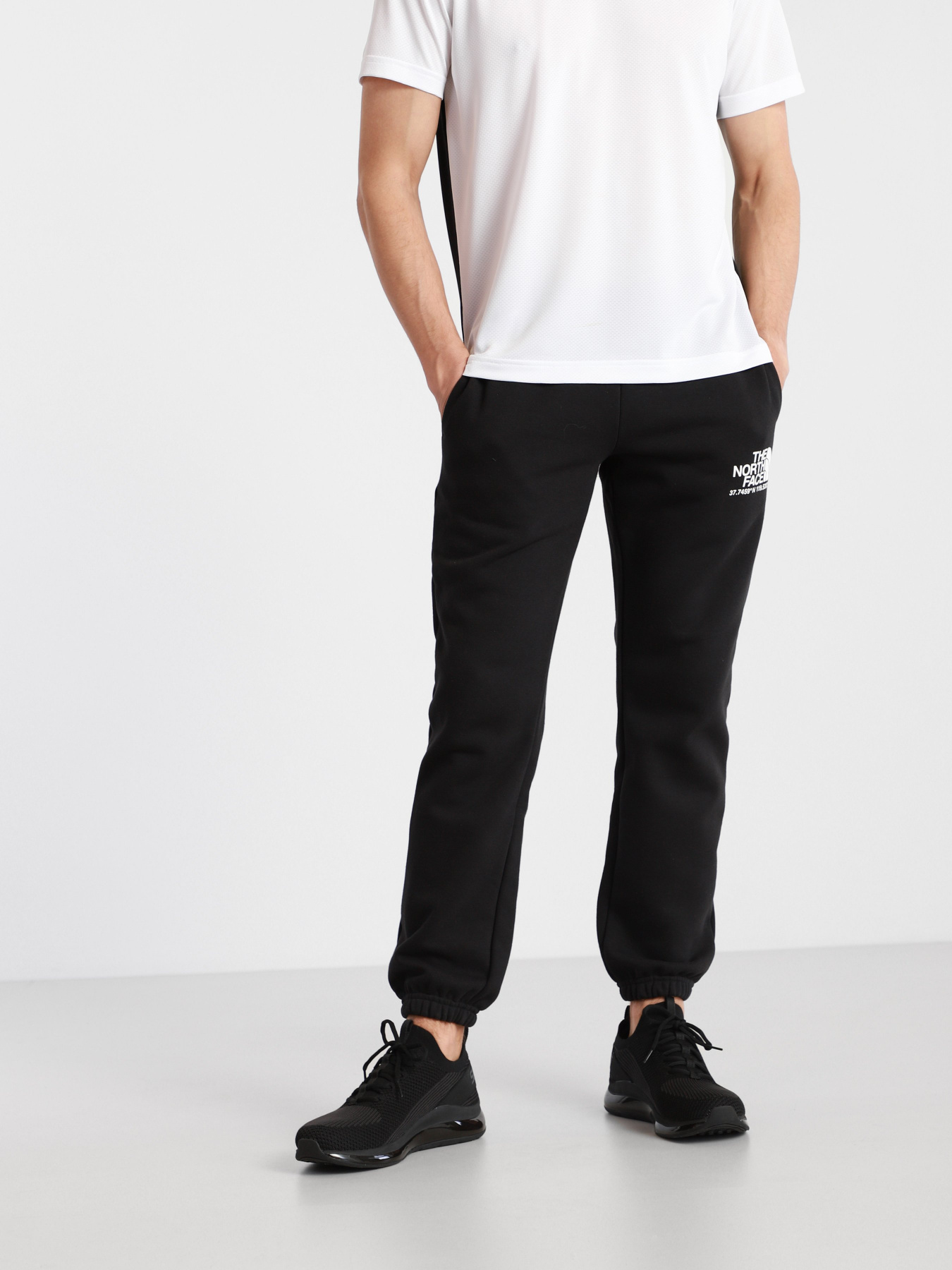 Повсякденні штани The North Face Coordinates модель NF0A55UTJK31 Фото