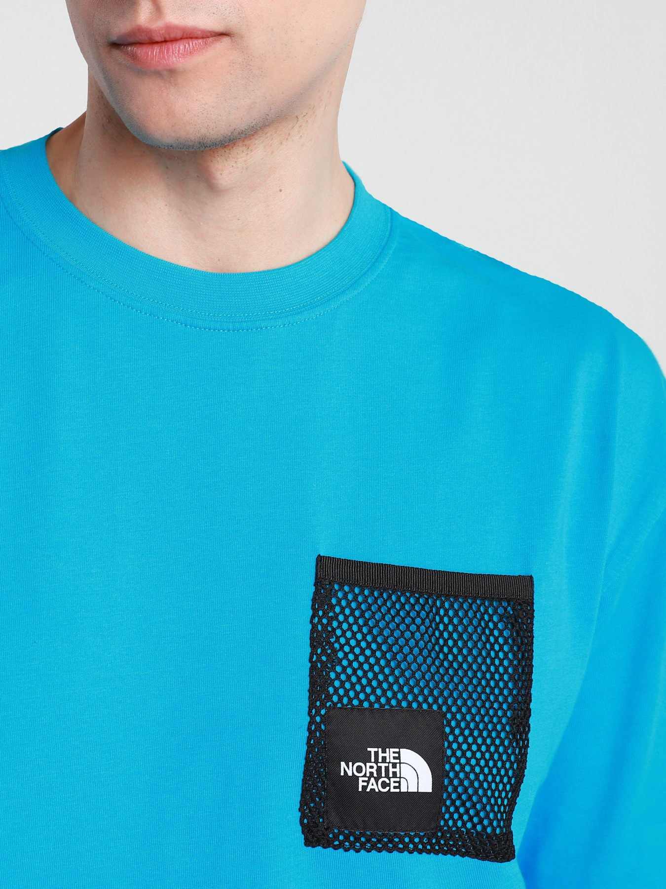 Футболки і поло The North Face BLACK BOX CUT модель NF0A557KD7R1 Фото