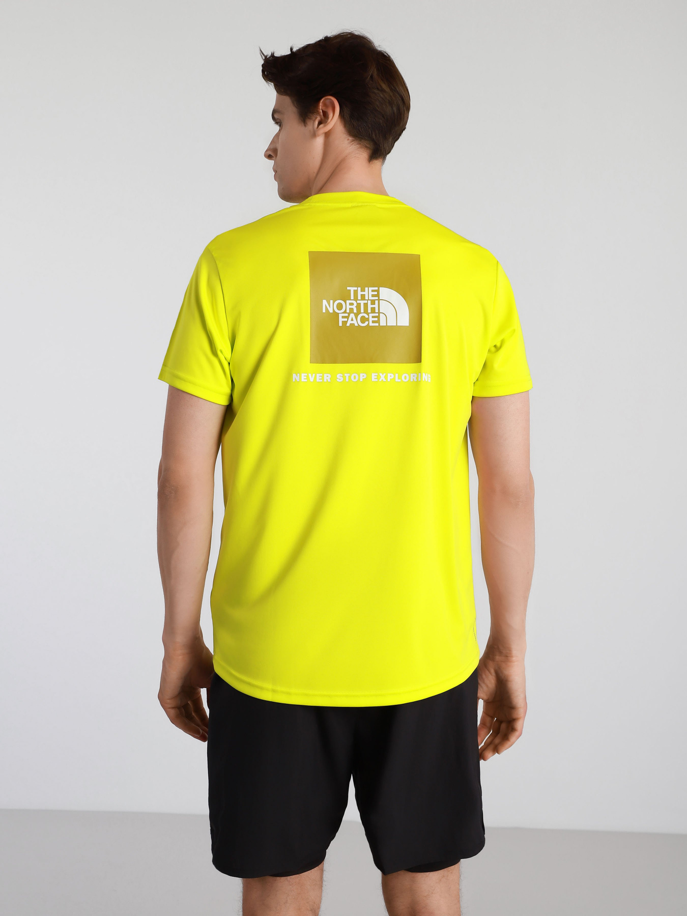 Футболки і поло The North Face Reaxion Red Box Tee модель NF0A4CDWJE31 Фото