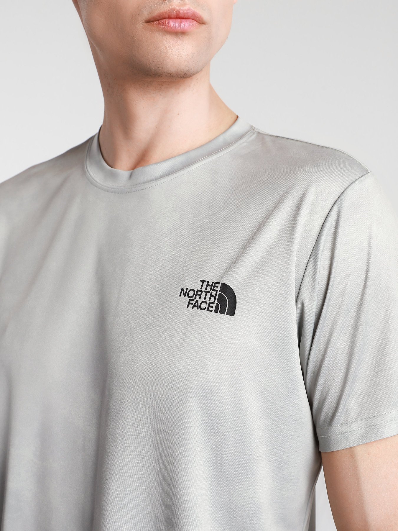 Футболки и поло The North Face Reaxion Red Box Tee модель NF0A4CDW03U1 Фото