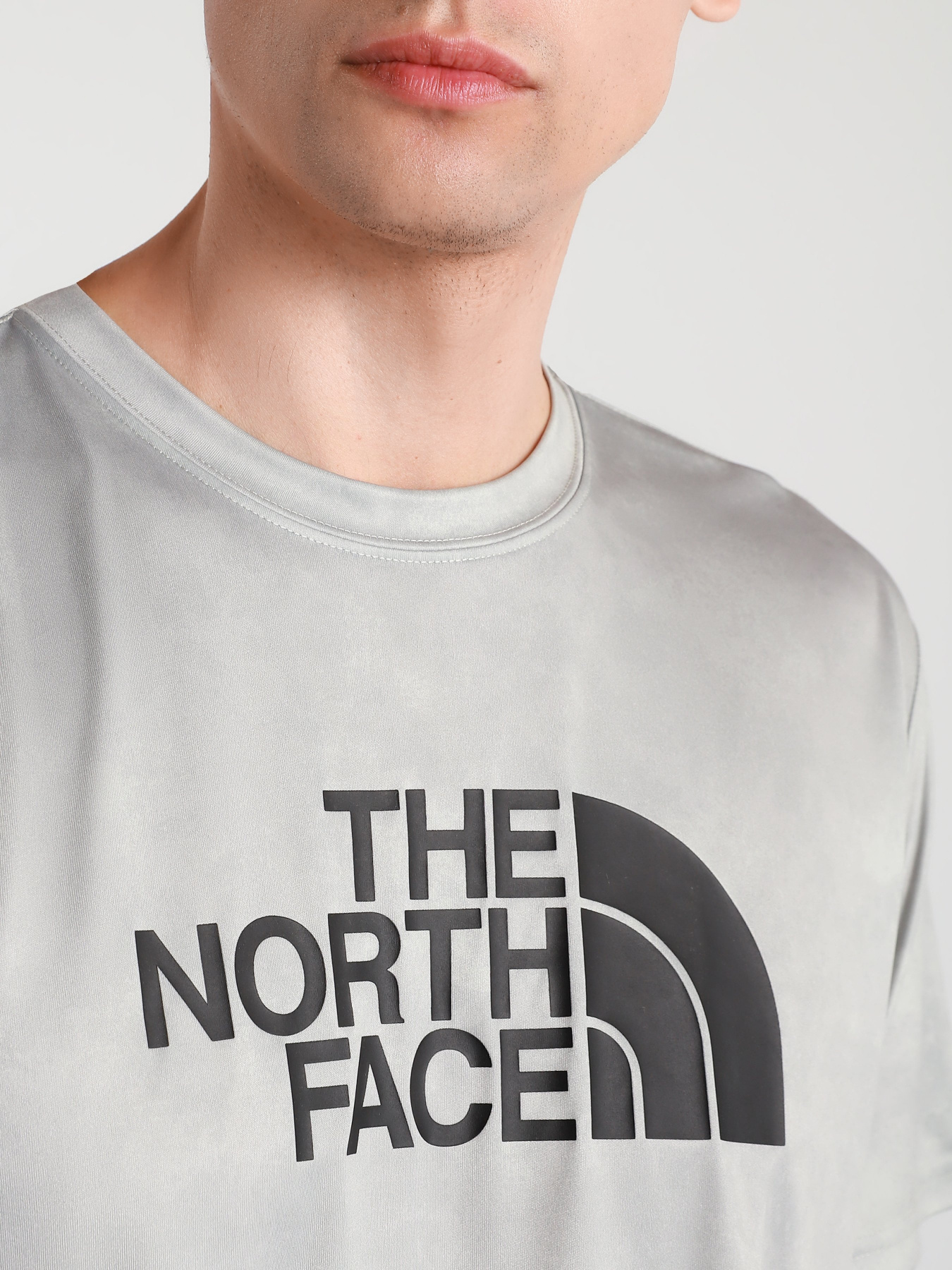Футболки и поло The North Face Reaxion Easy Tee модель NF0A4CDV03U1 Фото