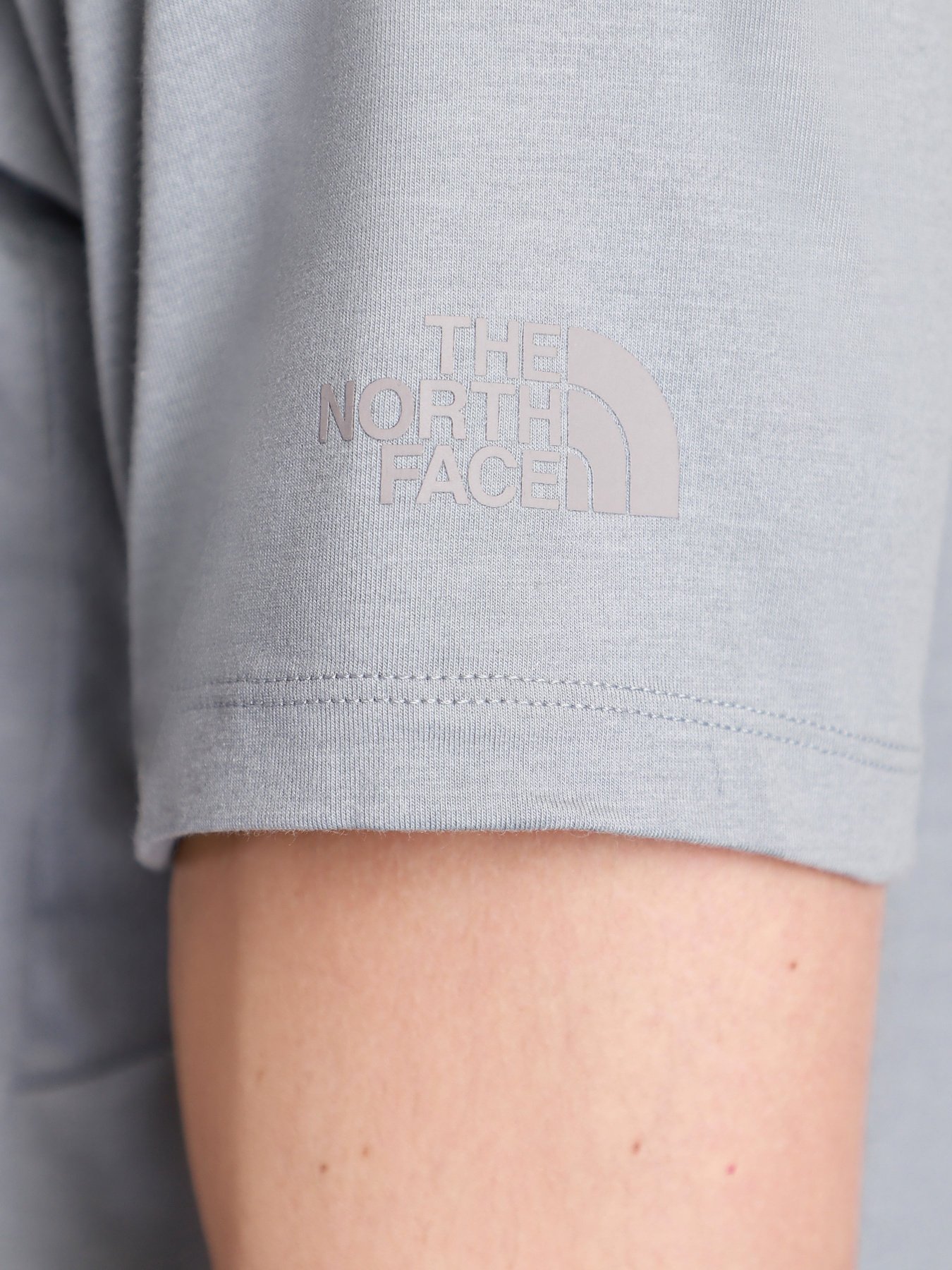 Футболки і поло The North Face Wicker Graphic модель NF0A2XL9X8A1 Фото