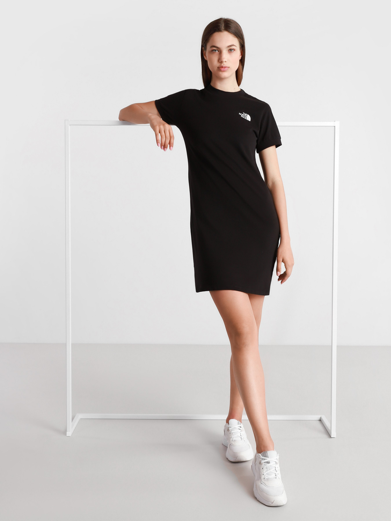 Сукня-футболка The North Face Модель NF0A5583JK31 Фото