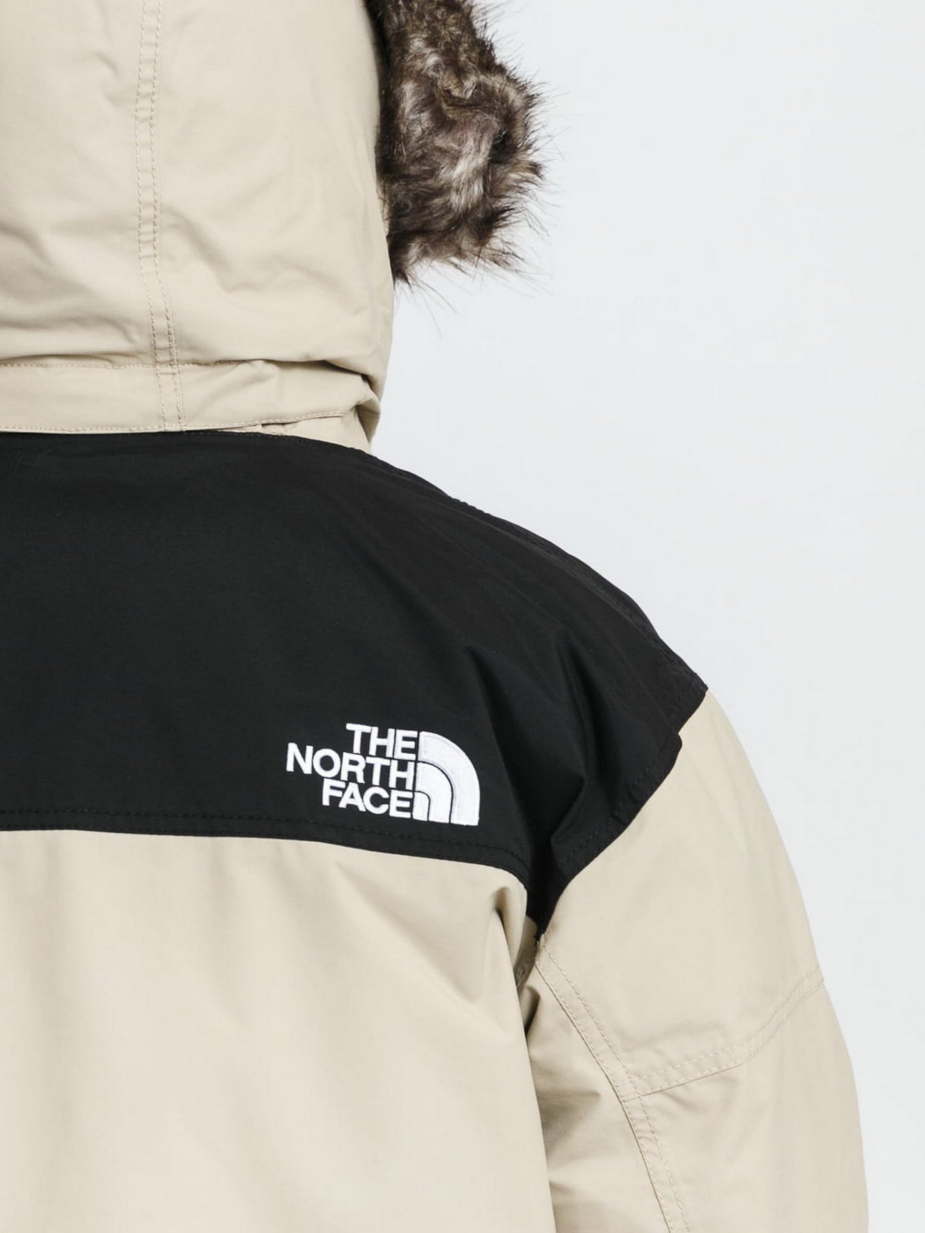 Зимняя куртка The North Face McMurdo 2 модель NF00CP07CEL1 Фото
